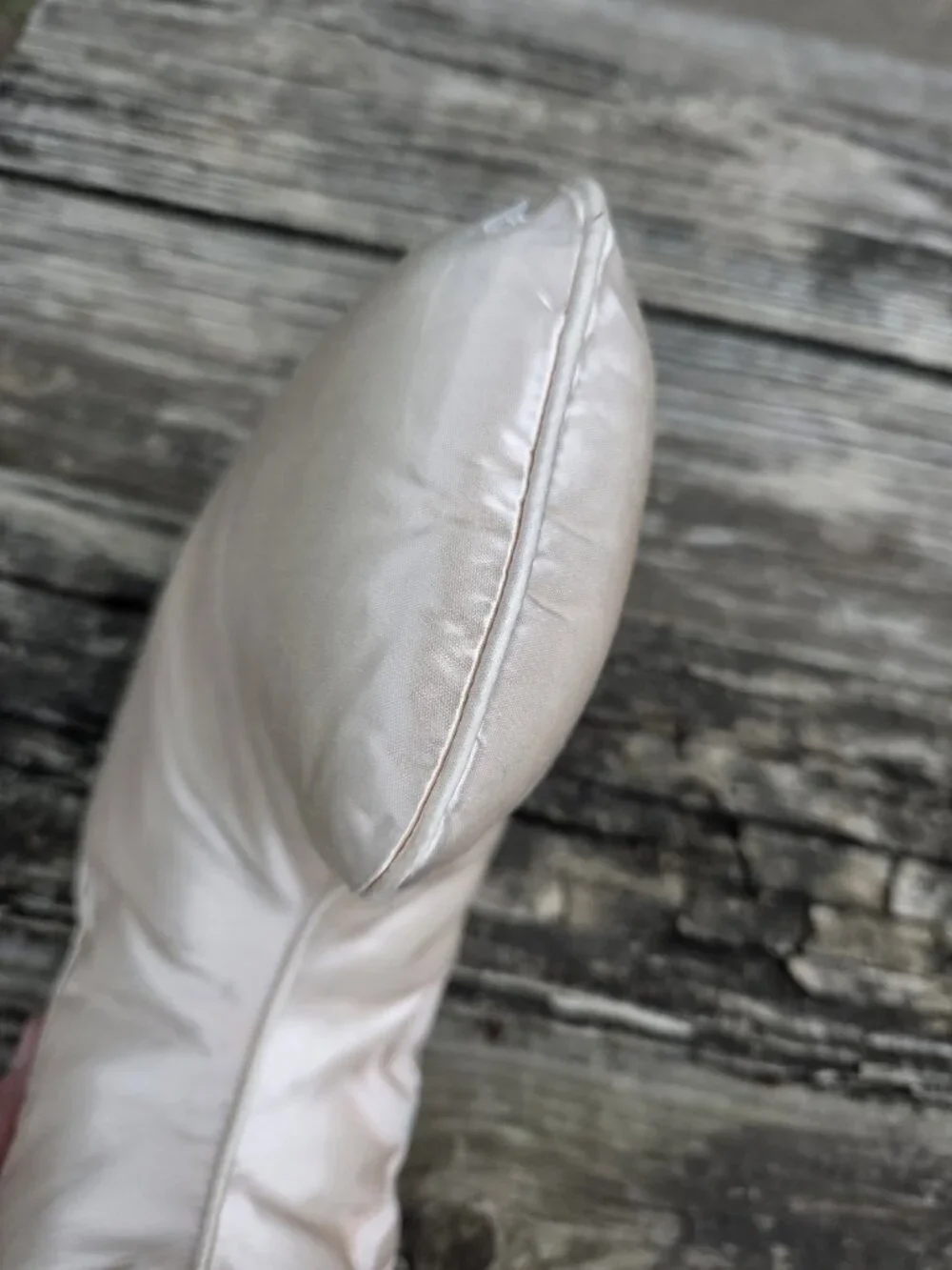 Vintage‎ The Galante Studio Satin Neck Pillow